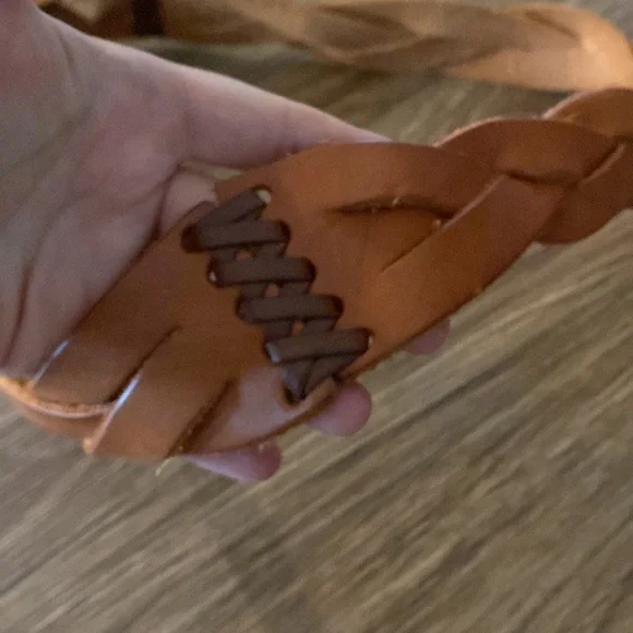 Vintage Womens Braided Brown Tan Leather Belt Small Silver Buckle Boho hippie - Picture 4 of 7